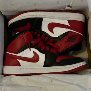 Nike Air Jordan 1 Mid Women’s 8